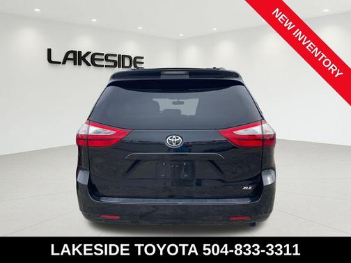 Midnight Black Metallic 2017 Toyota Sienna XLE Premium