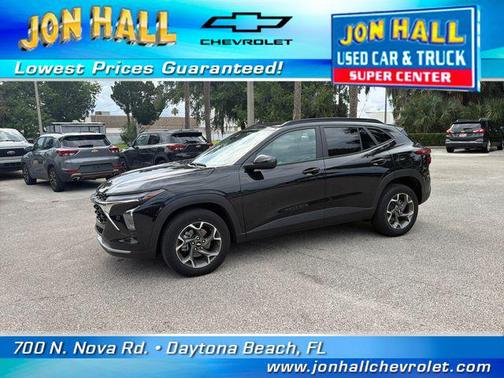 Mosaic Black Metallic 2025 Chevrolet Trax LT