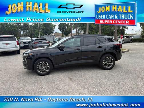 Mosaic Black Metallic 2025 Chevrolet Trax LT