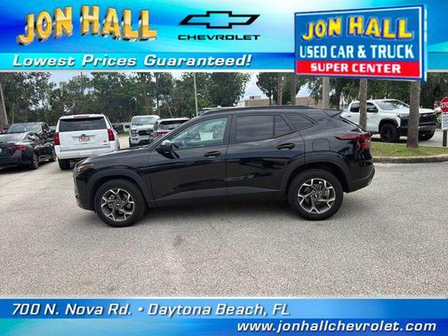 Mosaic Black Metallic 2025 Chevrolet Trax LT
