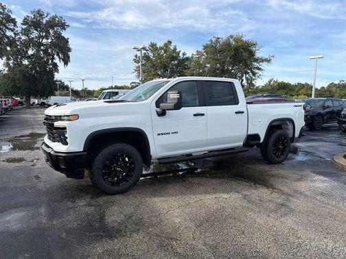 Summit White 2026 Chevrolet Silverado 2500 Custom