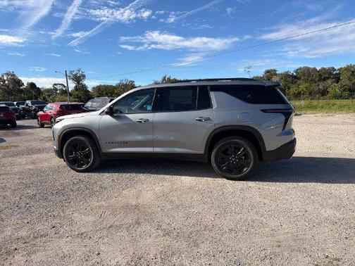 Sterling Gray Metallic 2027 Chevrolet Traverse LT