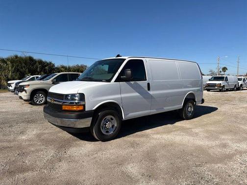 Summit White 2026 Chevrolet Express 2500 2500 Regular Wheelbase, WT, RWD