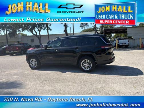Diamond Black Crystal Pearlcoat 2022 Jeep Grand Cherokee L Laredo