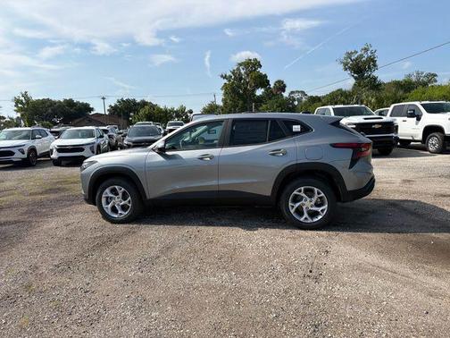 Sterling Gray Metallic 2026 Chevrolet Trax LS