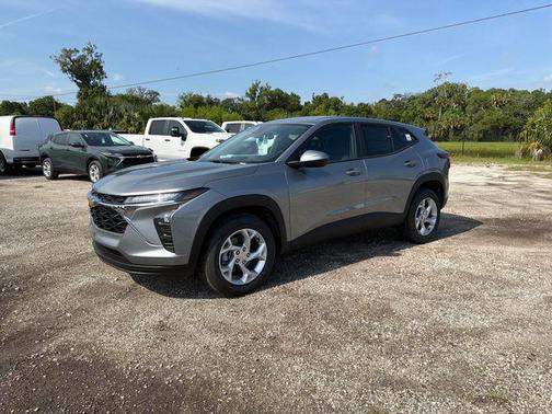 Sterling Gray Metallic 2026 Chevrolet Trax LS