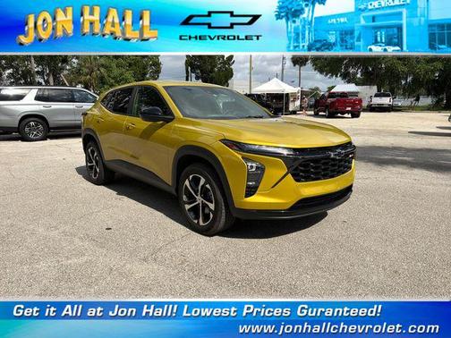 Nitro Yellow Metallic 2024 Chevrolet Trax FWD 1RS