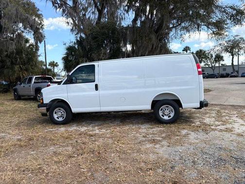 Summit White 2026 Chevrolet Express 2500 2500 Regular Wheelbase, WT, RWD