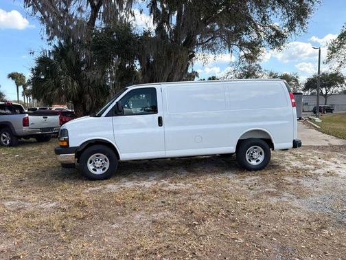 Summit White 2026 Chevrolet Express 2500 2500 Regular Wheelbase, WT, RWD