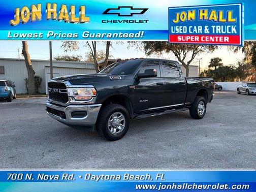 2022 RAM 2500 Tradesman Crew Cab 4x4 6'4' Box