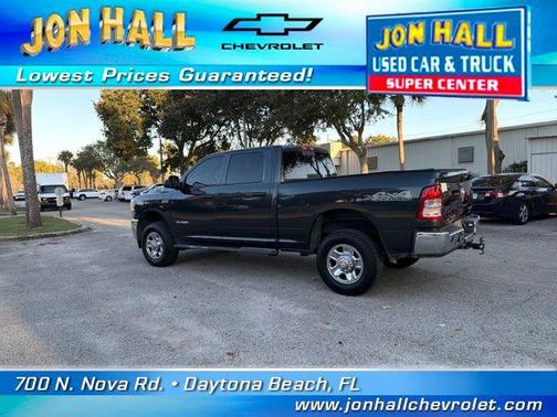 2022 RAM 2500 Tradesman Crew Cab 4x4 6'4' Box