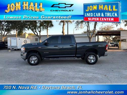 2022 RAM 2500 Tradesman Crew Cab 4x4 6'4' Box