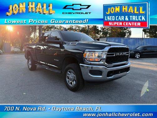 2022 RAM 2500 Tradesman Crew Cab 4x4 6'4' Box