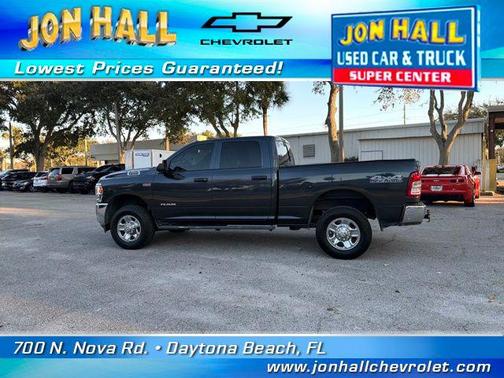 2022 RAM 2500 Tradesman Crew Cab 4x4 6'4' Box