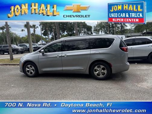 2017 Chrysler Pacifica Touring-L
