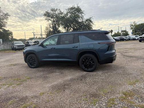 Lakeshore Blue Metallic 2026 Chevrolet Traverse LT