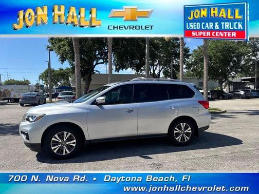 2017 Nissan Pathfinder SL