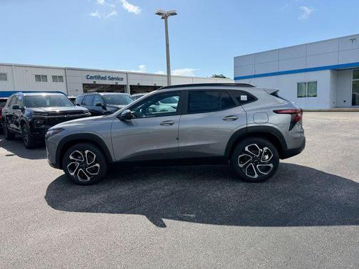 Sterling Gray Metallic 2026 Chevrolet Trax FWD 2RS