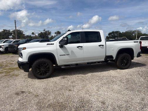 Summit White 2026 Chevrolet Silverado 2500 LT