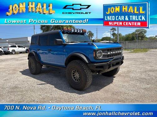 VELOCITY BLUE METALLIC 2022 Ford Bronco Black Diamond