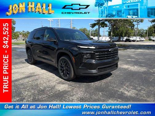 Mosaic Black Metallic 2026 Chevrolet Traverse LT