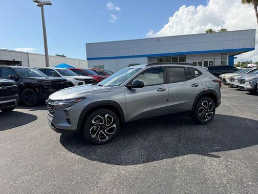 Sterling Gray Metallic 2026 Chevrolet Trax FWD 2RS