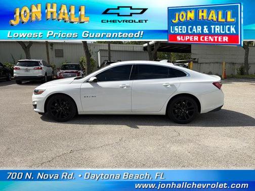 Summit White 2022 Chevrolet Malibu FWD LT