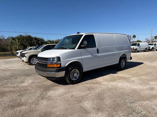 Summit White 2026 Chevrolet Express 2500 Work Van