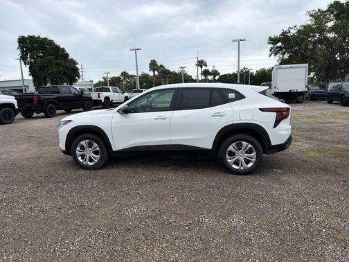 Summit White 2026 Chevrolet Trax LS
