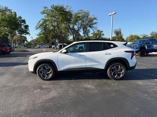 Summit White 2026 Chevrolet Trax LT