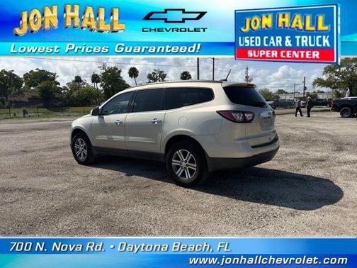 Champagne Silver Metallic 2017 Chevrolet Traverse 1LT