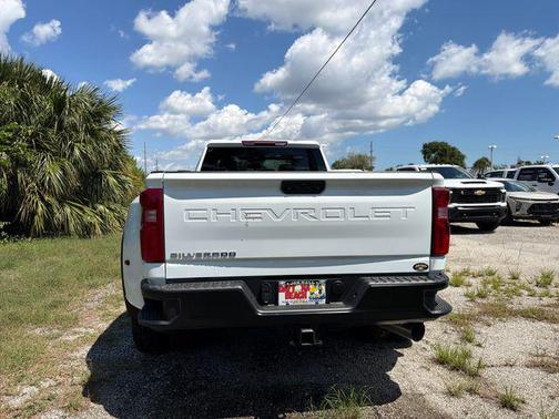 Summit White 2026 Chevrolet Silverado 3500 Crew Cab, Long Bed, WT Dual Rear Wheel, RWD