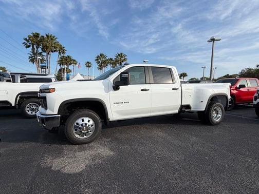 Summit White 2026 Chevrolet Silverado 3500 WT