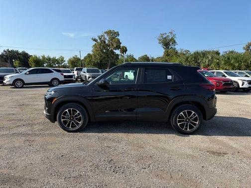 Mosaic Black Metallic 2026 Chevrolet Trailblazer LT