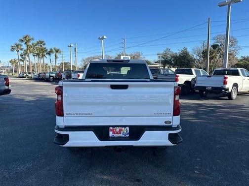 2025 Chevrolet Silverado 1500 Custom