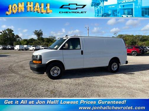 Summit White 2021 Chevrolet Express 2500 RWD 2500 Regular Wheelbase WT