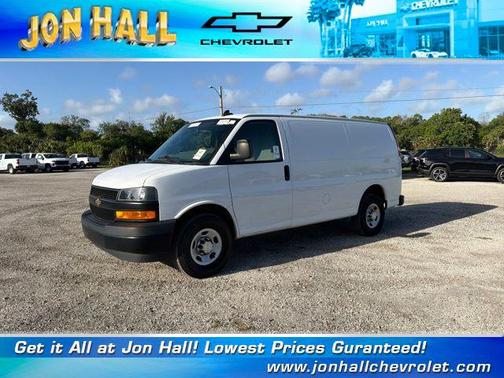 Summit White 2021 Chevrolet Express 2500 RWD 2500 Regular Wheelbase WT