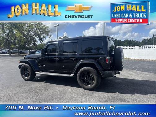 2023 Jeep Wrangler 4-Door Sahara Altitude 4x4