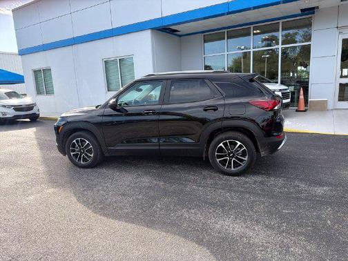 Mosaic Black Metallic 2026 Chevrolet Trailblazer LT