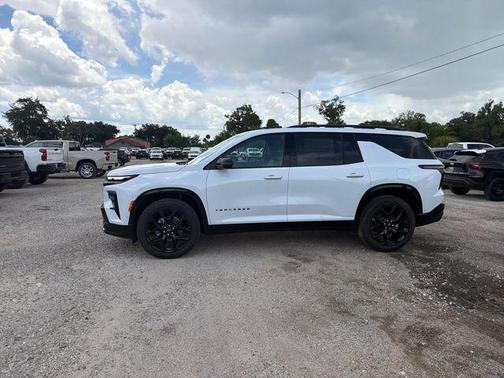Polar White Tricoat 2026 Chevrolet Traverse RS