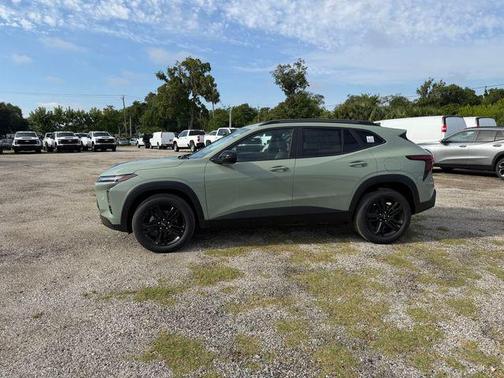 Cacti Green 2026 Chevrolet Trax FWD ACTIV