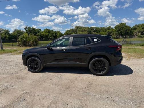 Mosaic Black Metallic 2026 Chevrolet Trax FWD ACTIV