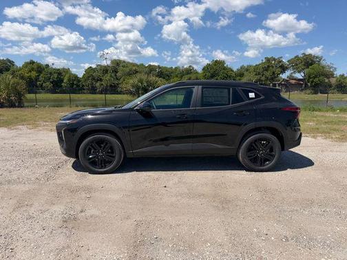 Mosaic Black Metallic 2026 Chevrolet Trax FWD ACTIV