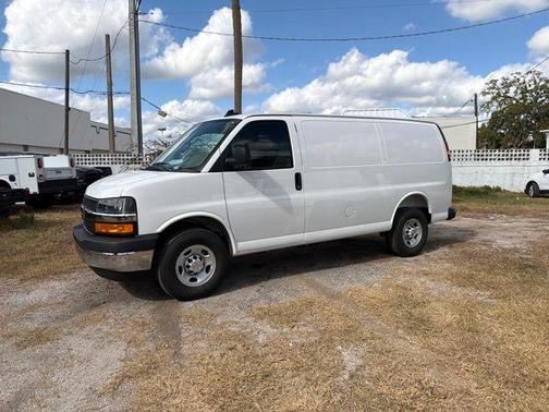 Summit White 2026 Chevrolet Express 2500 Work Van