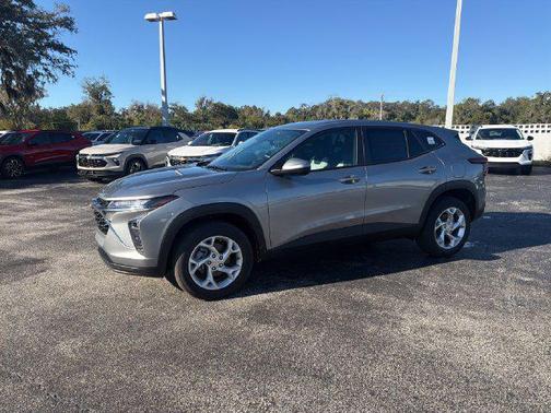 Sterling Gray Metallic 2026 Chevrolet Trax LS