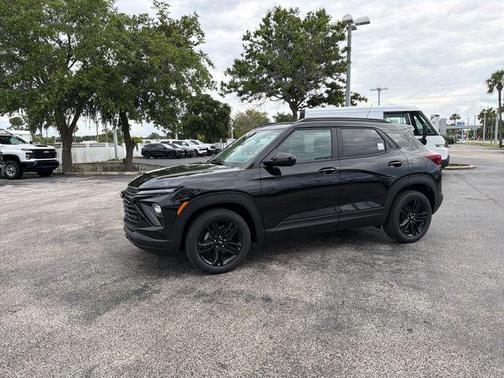 Mosaic Black Metallic 2026 Chevrolet Trailblazer LT