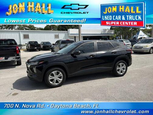 Mosaic Black Metallic 2024 Chevrolet Trax LS