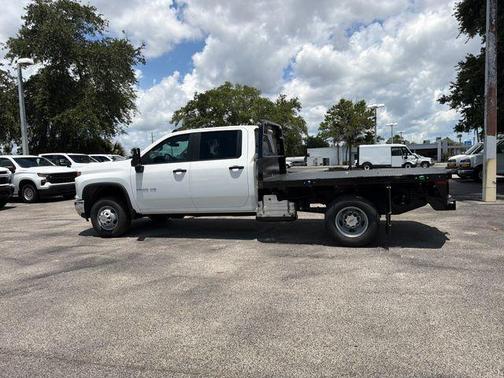 Summit White 2026 Chevrolet Silverado 3500 WT
