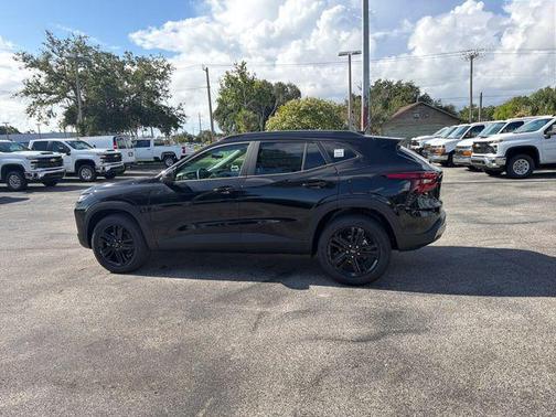 Mosaic Black Metallic 2026 Chevrolet Trax FWD ACTIV