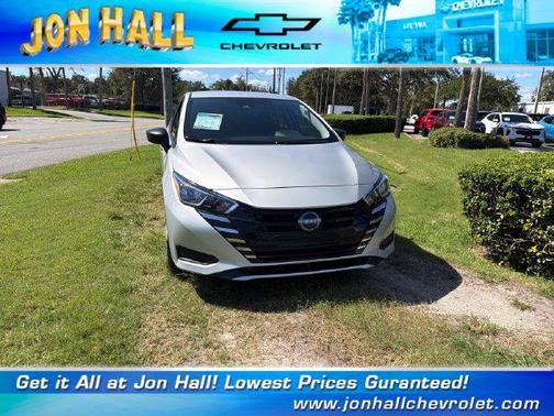 Brilliant Silver Metallic 2023 Nissan Versa 1.6 S